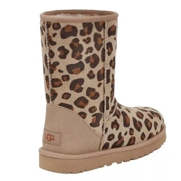 New Ugg Classic Short II Leopard Boots - Picture 2 of 6